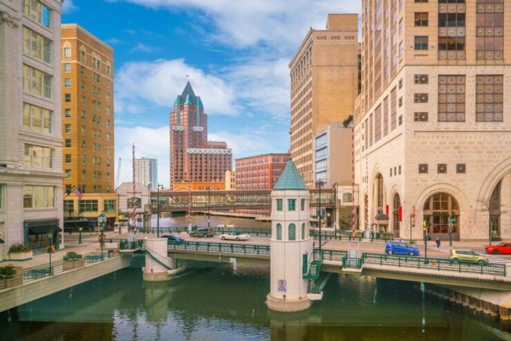 Milwaukee Marvels: A 2-Hour Private Tour - Highlights of the Tour