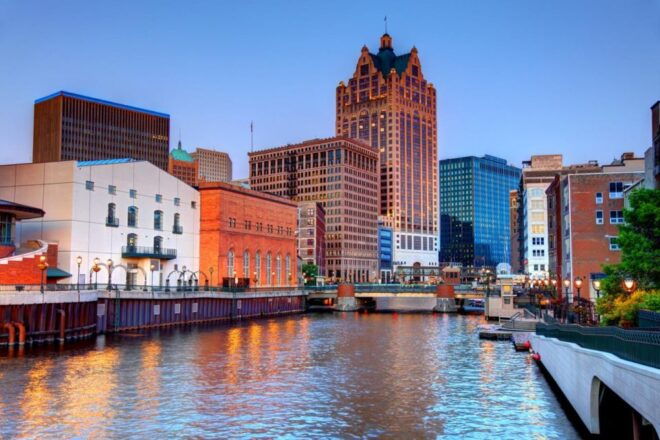 Milwaukee Marvels: A 2-Hour Private Tour - Detailed Itinerary of the Tour