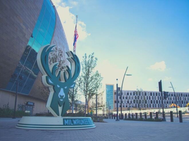 Milwaukee: Milwaukee Bucks Basketball Game Ticket - Inclusions and Exclusions