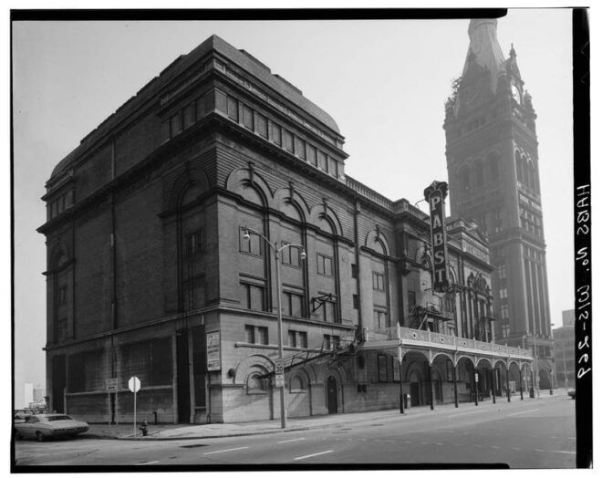 Milwaukee Shadow of City Hall Ghost Walk - Experience Details
