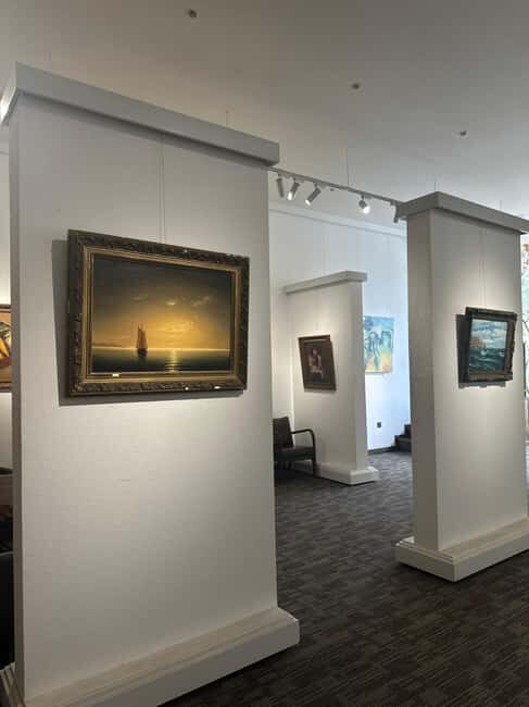 Mimosa Gallery Entry Ticket with Drink & Pastry - Who Will Love This Experience?