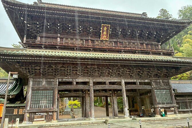 Mindfulness at Mount Minobu - 750 yr old Buddhist Temple City - An In-Depth Look at the Mount Minobu Tour