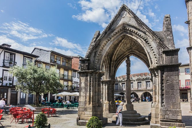 Minho Tour Private (Braga and Guimarães) Full Day - Regional Cuisine Experience