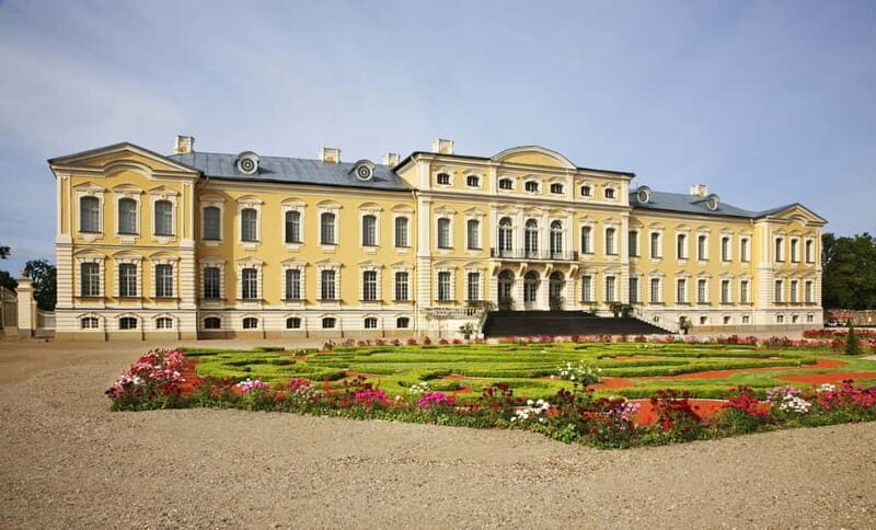 Mini Baltic Tour: Riga - Rundale - Hill of Crosses - Mini Baltic Tour: Riga - Rundale - Hill of Crosses – A balanced glimpse into the Baltics treasures