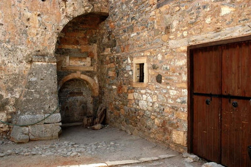 Minicruise: Spinalonga Island, Pirate Caves & Hidden Beaches - FAQ