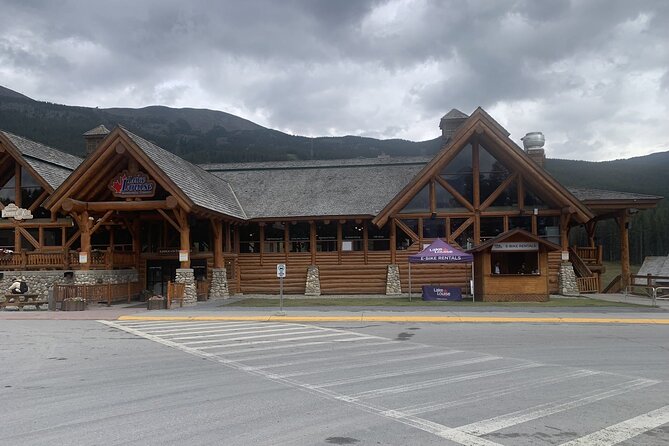 Minivan Airport Shuttle: Lake Louise --- Calgary - About the Service