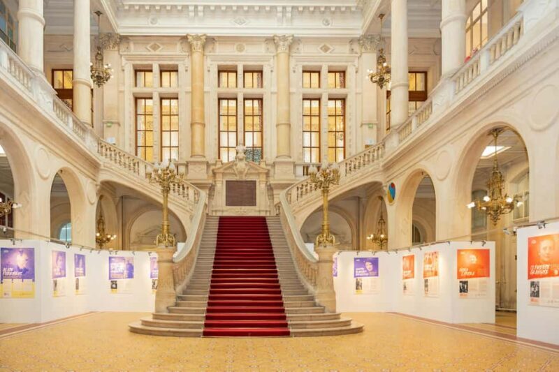 Minivan Tour Ceausescu House, Parliament & Village Museum - Good To Know