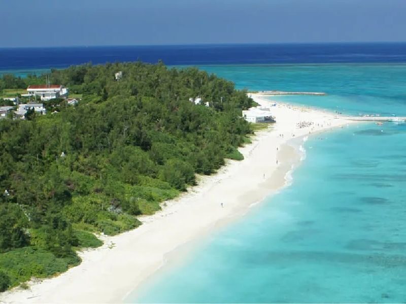 Minna Island Water Activities in Okinawa - A short boat ride to a proper island day