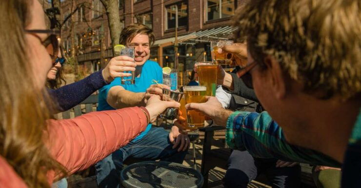 Minneapolis: History and 4-Bar Crawl Guided Walking Tour - Minneapolis History Overview