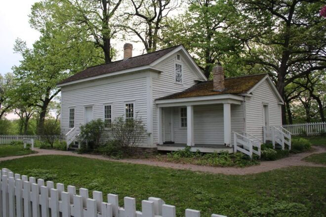 Minnehaha Falls: A Self-Guided Audio Tour of Minneapolis - Meeting Point and Directions