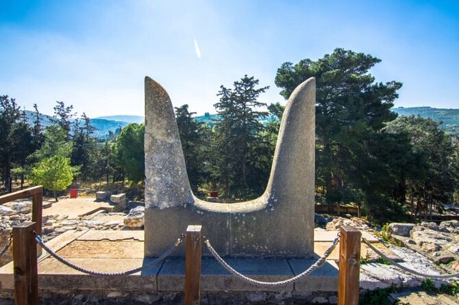 Minoan Crete: Knossos Palace, Winery Visit and Lunch at Archanes - Exploring the Ancient Knossos Palace
