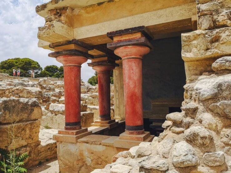 Minoan Path: Knossos Palace, Winery Visit, Lunch at Archanes - Indulge in Wine Tasting