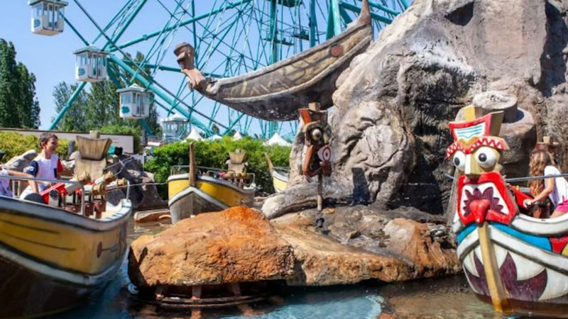 Mirabilandia Skip-the-Line Ticket in Ravenna - Food, shops and a separate water park