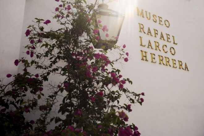 Miraflores: Guided Larco Museum Tour With Hotel Transfers - Museum Insights