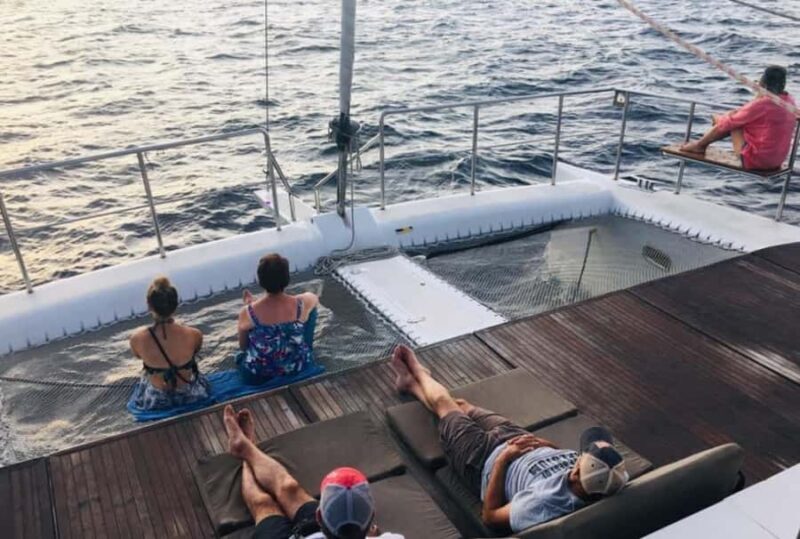 Mirissa or Colombo: Sunset Yacht Cruise with Sparkling Wine - The Sum Up