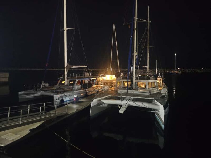 Mirissa: Stargazing Yacht Cruise with Dinner and Wine - Dining on the Water