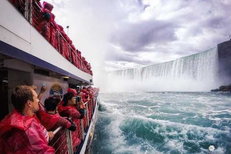 Mississauga: Niagara Falls Day Tours with Boat and Lunch - Who Would Love This Tour?