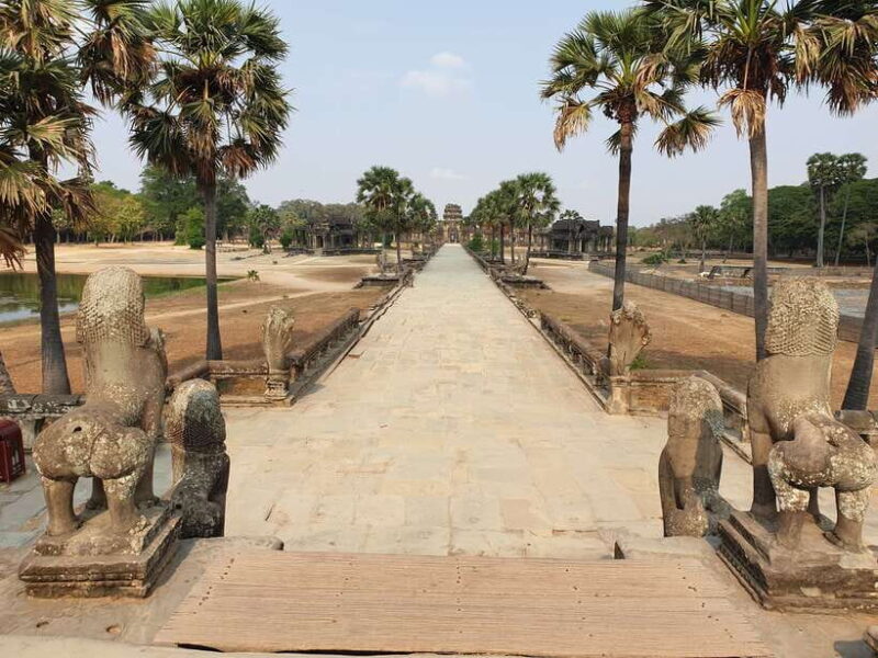 Mixture of temples and waterfall. - Who Will Love This Experience?