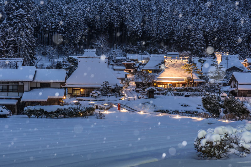 Miyamas Thatched Village Winter Lantern Festival - A short stop for Miyama dairy