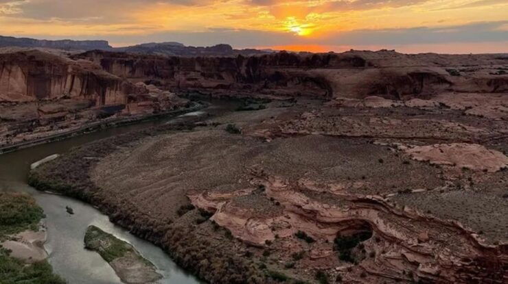Moab: Hell's Revenge "Beast" 4x4 Adventure Tour - Experience Highlights