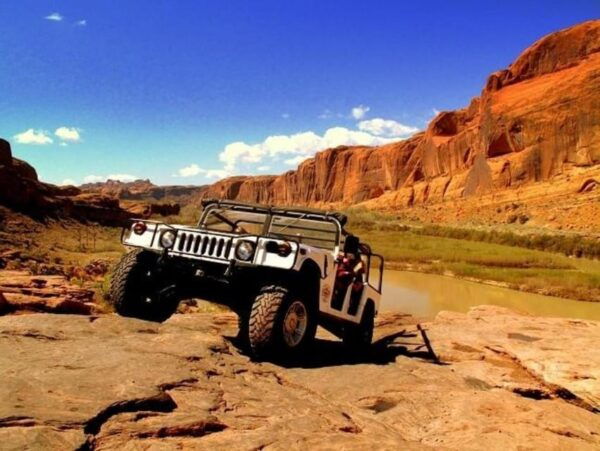 Moab: Hells Revenge Hummer Adventure - Itinerary and Schedule