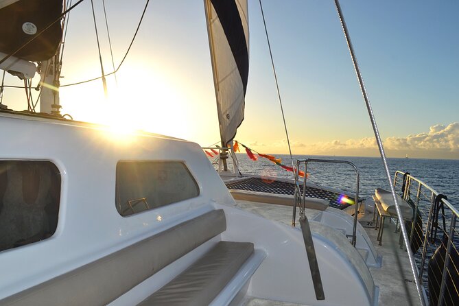 Moana'S Sunset Cocktail Sail Along Oahus Waikiki Coast - The Sum Up