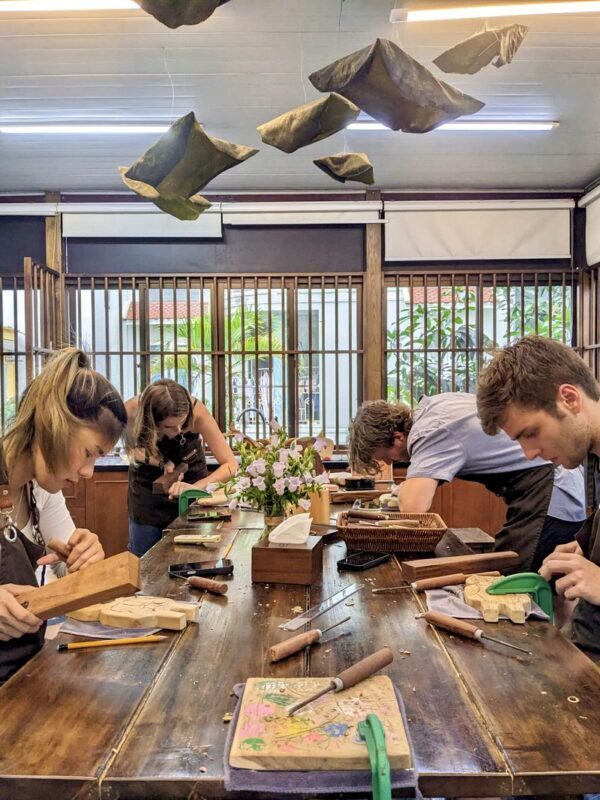 Moc Thon Hanoi: Wood Carving Workshop in a Tranquil Hidden Villa - Color, beeswax, tea, and a quieter finish