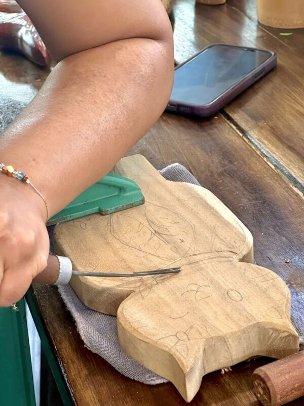 Moc Thon Hanoi: Wood Carving Workshop in a Tranquil Hidden Villa - What the price gets you