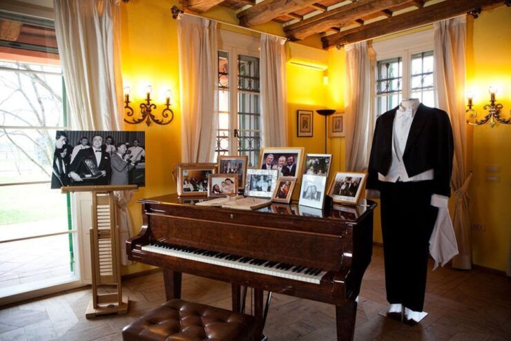 Modena: Luciano Pavarotti House Museum Entry Ticket - Location and Background