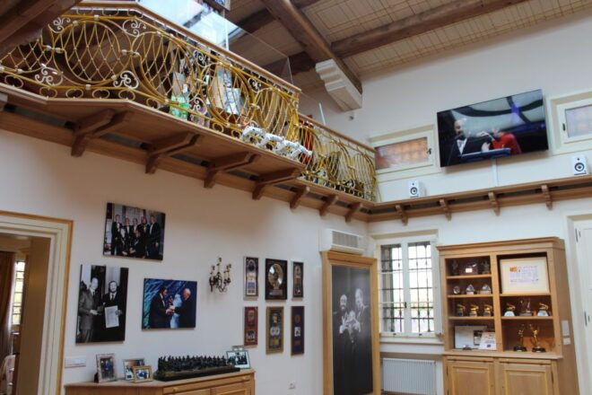 Modena: Luciano Pavarotti House Museum Entry Ticket - Explore the Preserved House Museum