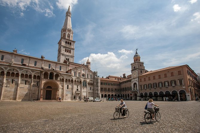 Modena Private Walking Tour With a Local Guide & Tigella Tasting - Good To Know