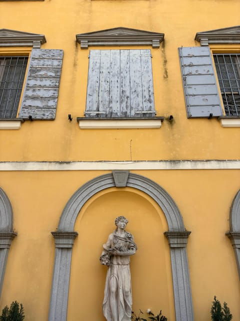 Modena Tour: Motor & Food Valley - Lambrusco Wine & Ferrari Itinerary