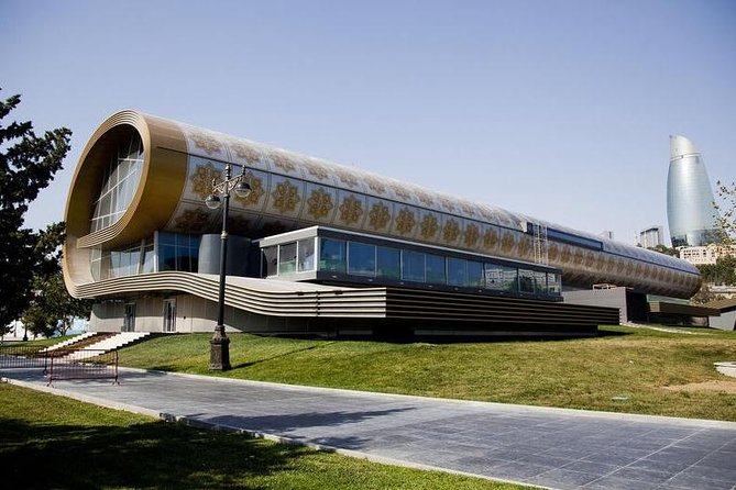 Modern Baku Guided Tour - Tour Features