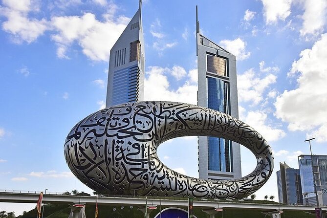 Modern Dubai and Burj Khalifa - Dubai: A Modern Marvel
