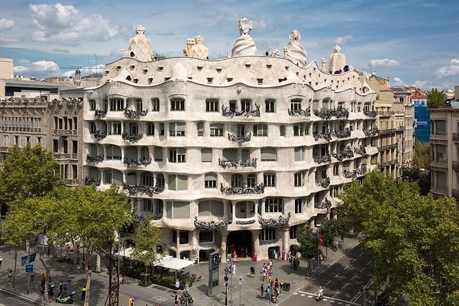 Modernist Route Through Barcelona - Tour Highlights