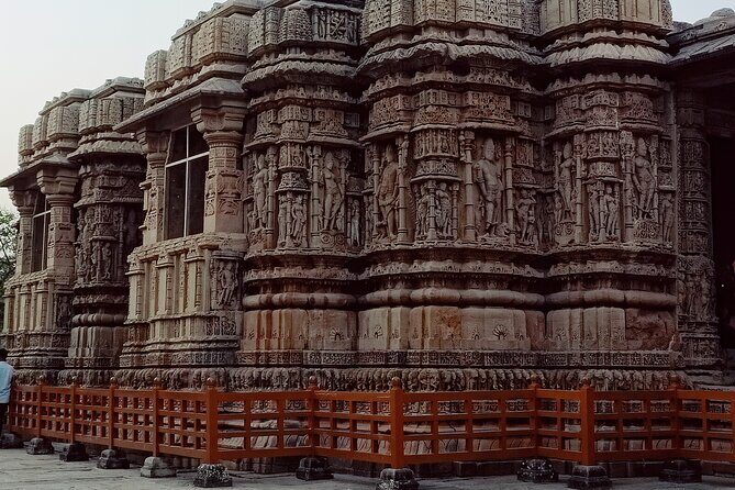 Modhera Sun Temple and Rani ki Vav Private Car Tour Experience - Breaking Down the Itinerary