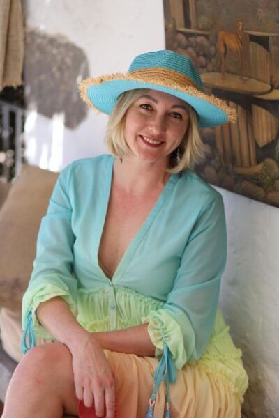 Mogan: Private Photoshoot Session With Edited Photos - Instructor Details