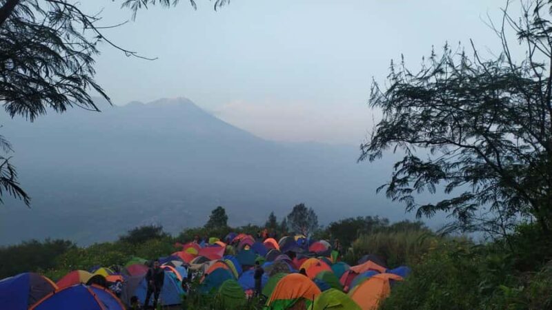 Mojokerto: Mount Penanggungan Guided Hike with meals - An In-Depth Look at the Mount Penanggungan Guided Hike