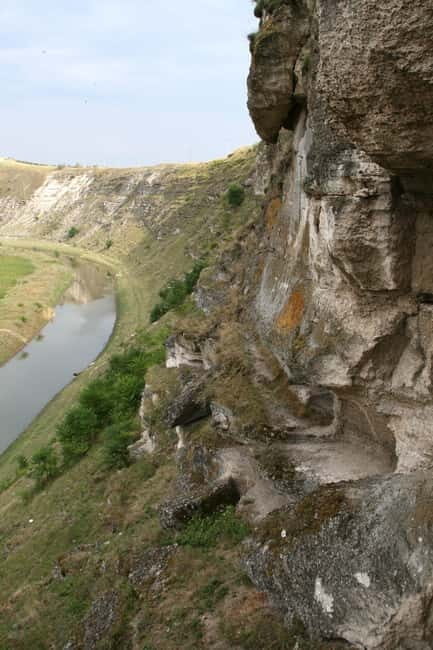 Moldova: Old Orhei cave monasteries Branesti wine tasting - The Sum Up
