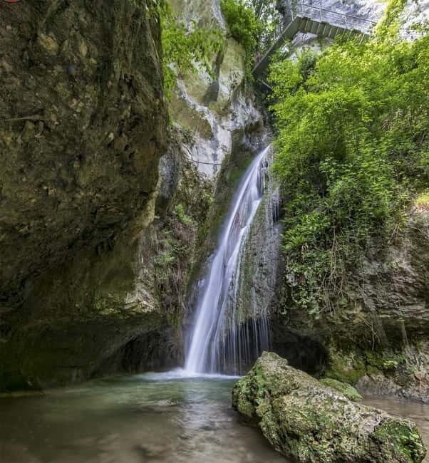 Molina Waterfall Park: tour and optional aperitif - The Sum Up