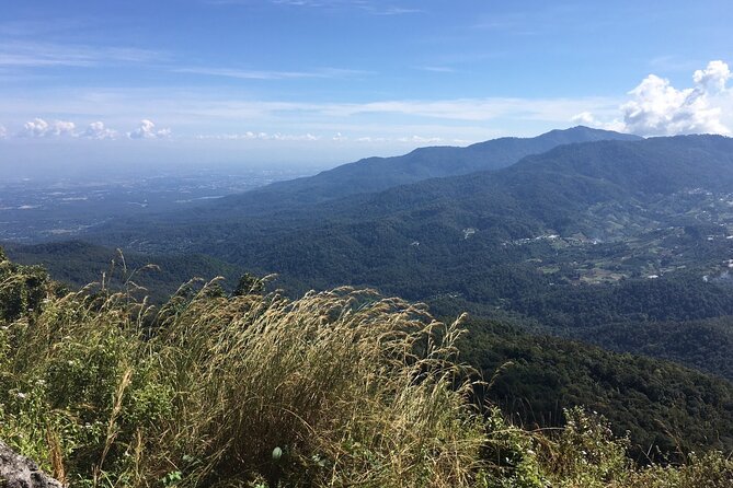 Mon Long Peak Climb and Downhill Bike Ride in Small Group - Common Questions