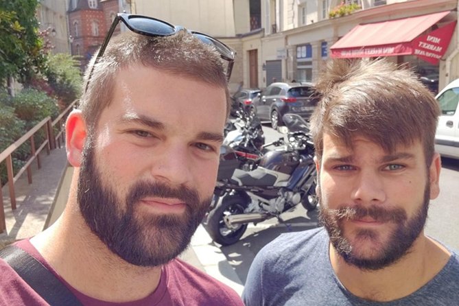 Mona Lisa Murder Mystery Exploration Game in Paris - Perfect for Independent Travelers