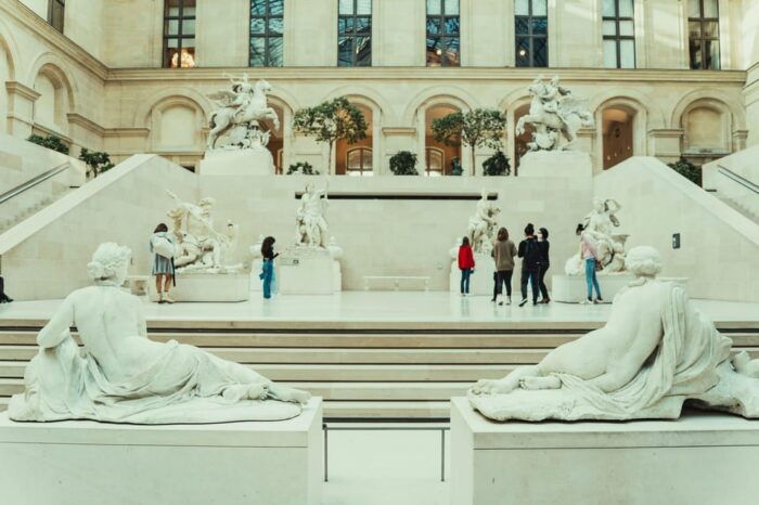 Mona Lisa & Treasures: 6-people Max Louvre Experience - Important Meeting Information