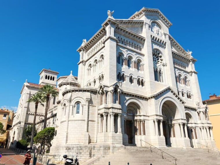 Monaco, Eze, Villefranche and Famous Houses Private Tour - Cap Ferrat and Luxurious Villas
