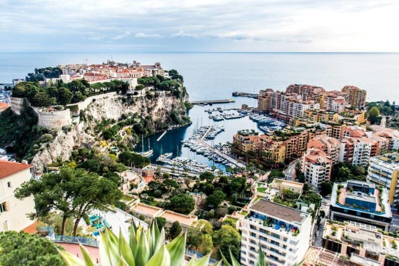 Monaco: Highlights & Secrets Walking Tour - Ascending to Princes Palace Hill