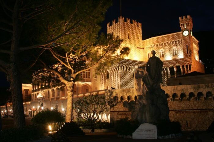 Monaco, Monte Carlo, Eze Landscape Day & Night Private Tour - Evening in Monte Carlo: Dining and Entertainment