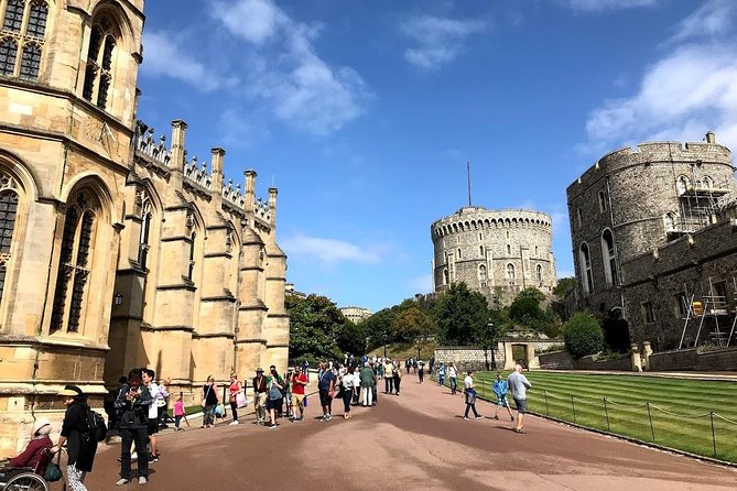 Monarchs London: Windsor Castle & Hampton Court Palace - Architecture and Design