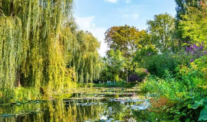 Monets Gardens & Palace of Versailles One Day Tour from Paris - The details to know before booking