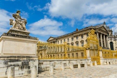 Monets Gardens & Palace of Versailles One Day Tour from Paris - Lunch with a Norman accent