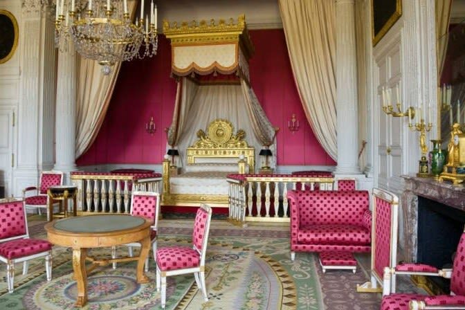 Monets Gardens & Palace of Versailles One Day Tour from Paris - Versailles: royal rooms, mirrors and formal gardens